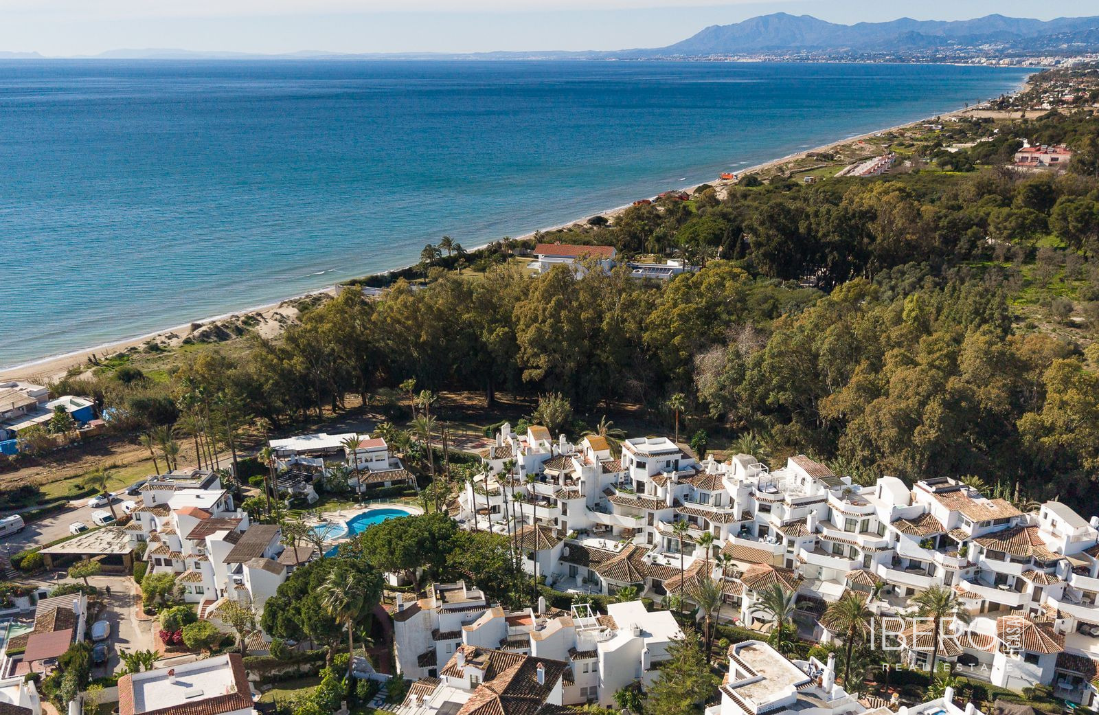 Zrekonstruovaný apartmán se 4 ložnicemi kousek od moře, Elviria