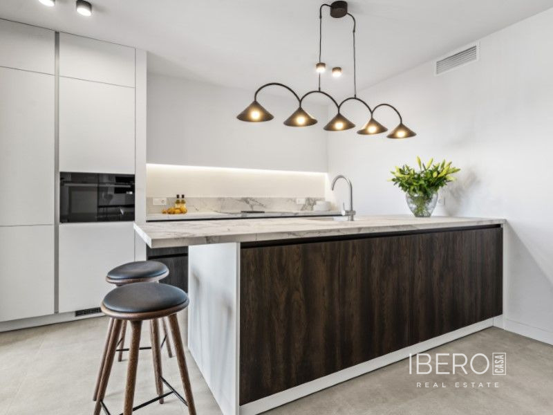 Zrekonstruovaný apartmán se 2 ložnicemi a výhledem na golf, Benahavís