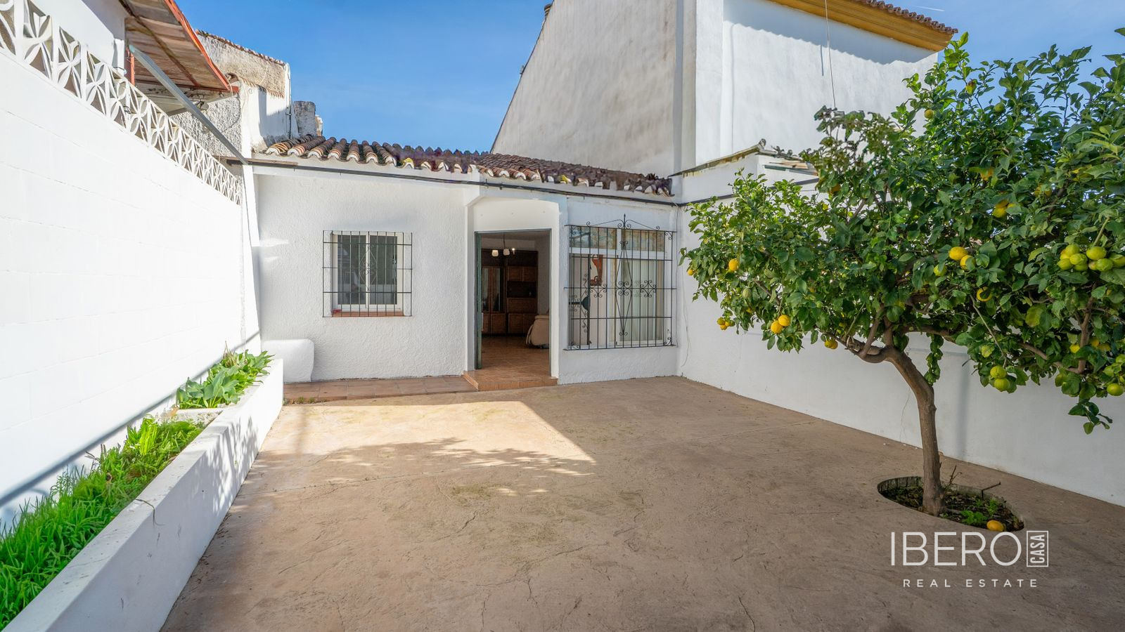 Původní dům se 2 ložnicemi kousek od mariny, Marbella