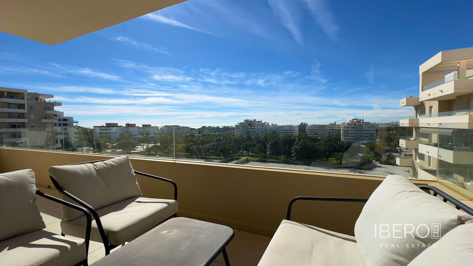 3-bedroom apartment with sea view, La Campana