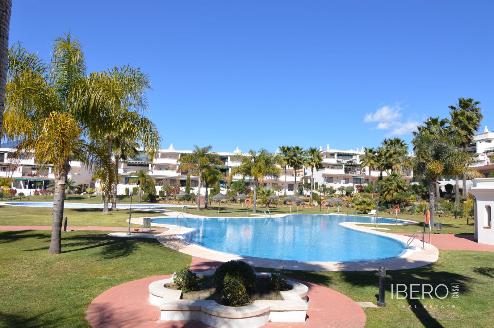 Apartamento de 2 dormitorios con vistas al mar, Nueva Andalucía