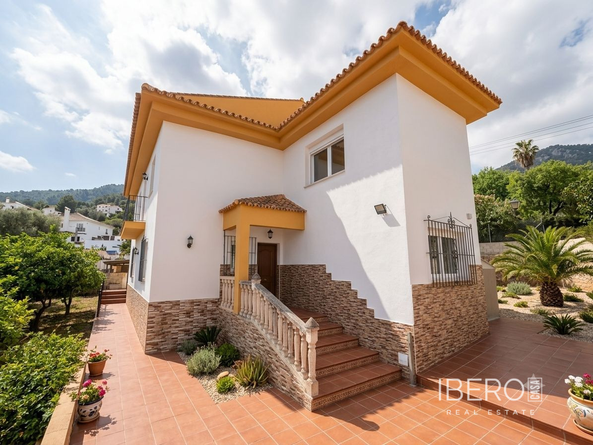 Dům se 4 ložnicemi a střešní terasou, Alhaurín de la Torre