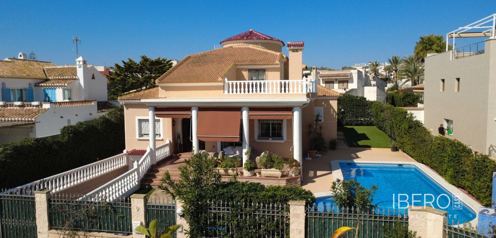 Dům s 5 ložnicemi a střešní terasou, Torrevieja