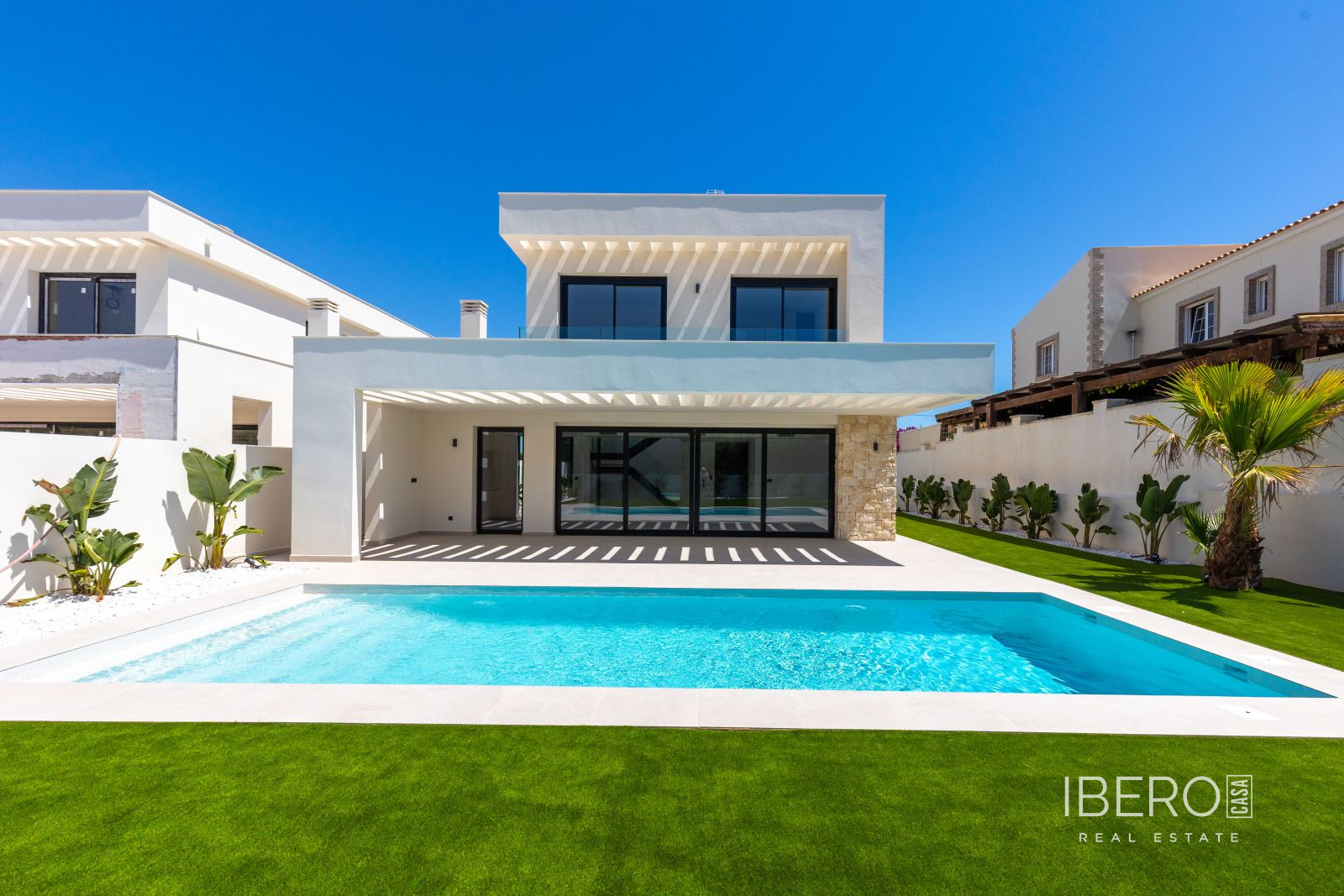 Nový dům se 4 ložnicemi kousek od golfu, Torrevieja
