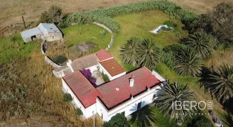 Renovation project 5-bedroom house with sea view, Tarifa