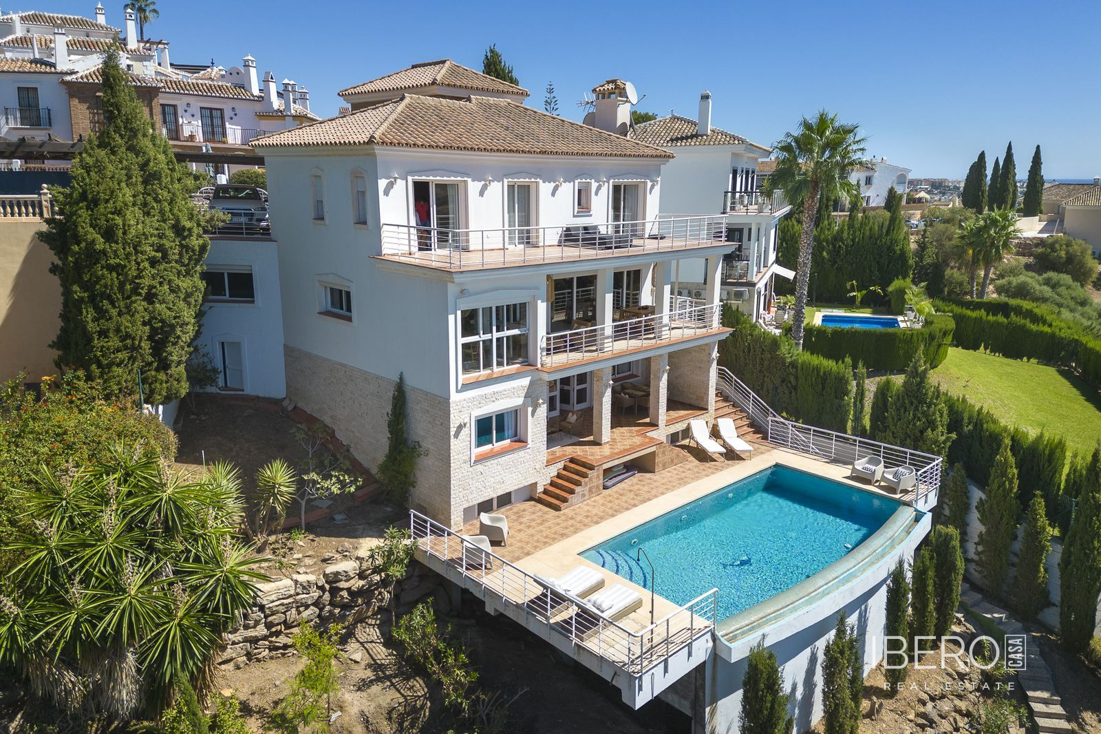 Zrekonstruovaný dům se 6 ložnicemi a výhledem na moře, Mijas