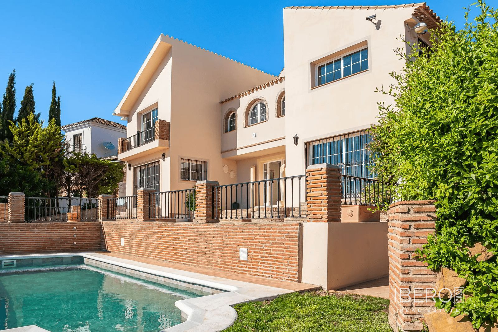 Casa de 4 dormitorios con vistas al golf, Estepona