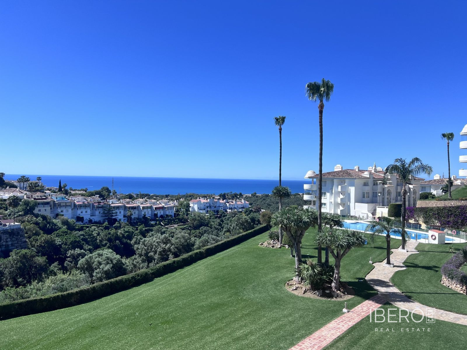 2-bedroom apartment with sea view, Calahonda