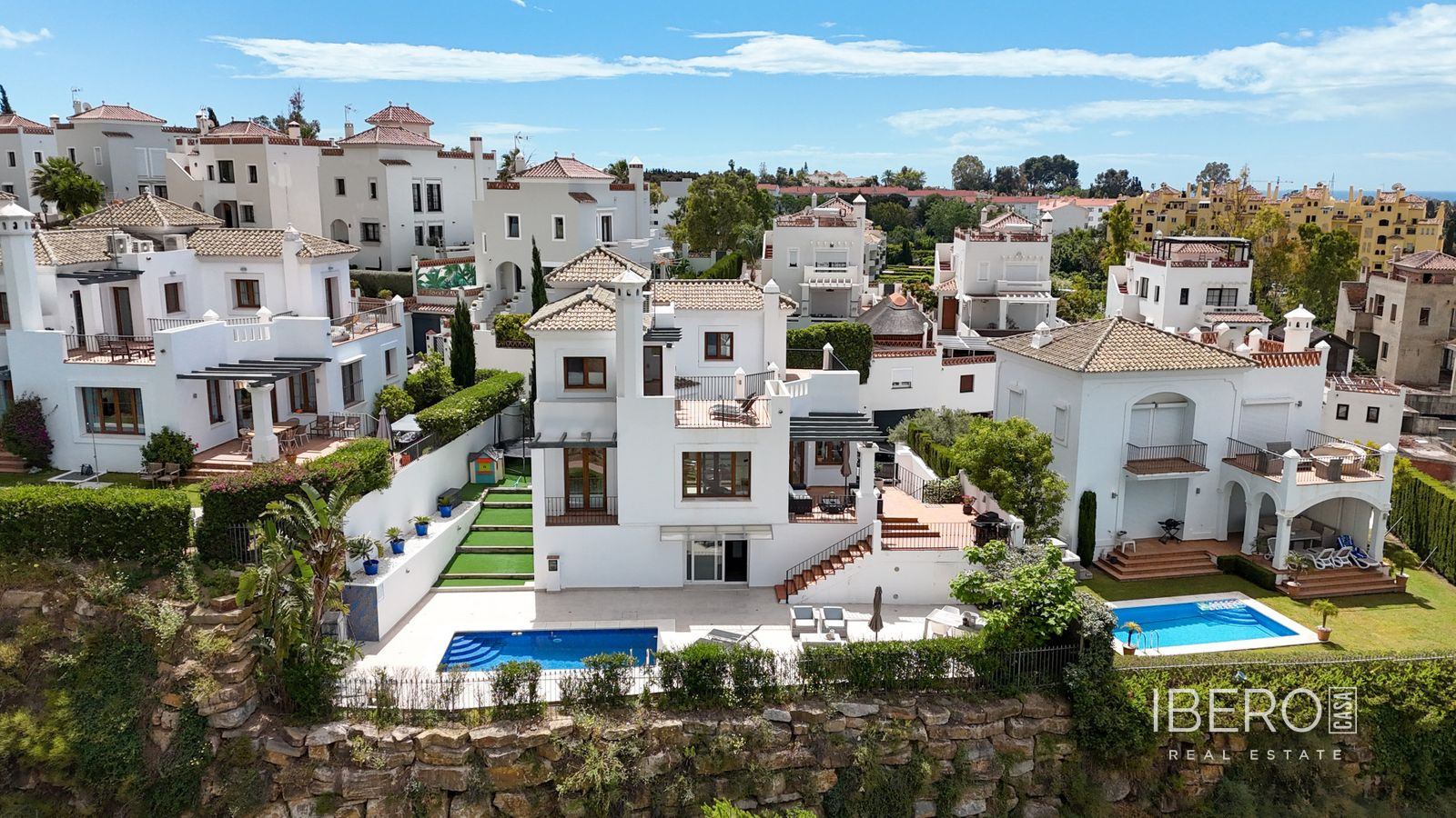 Zrekonstruovaný dům se 4 ložnicemi a výhledem na golf, Estepona