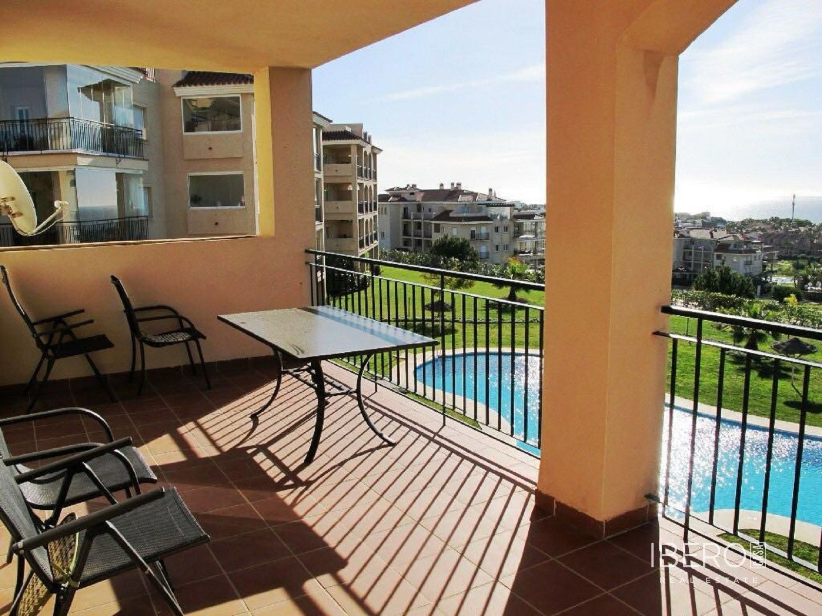 Apartamento de 2 dormitorios con vistas al mar, Mijas Costa