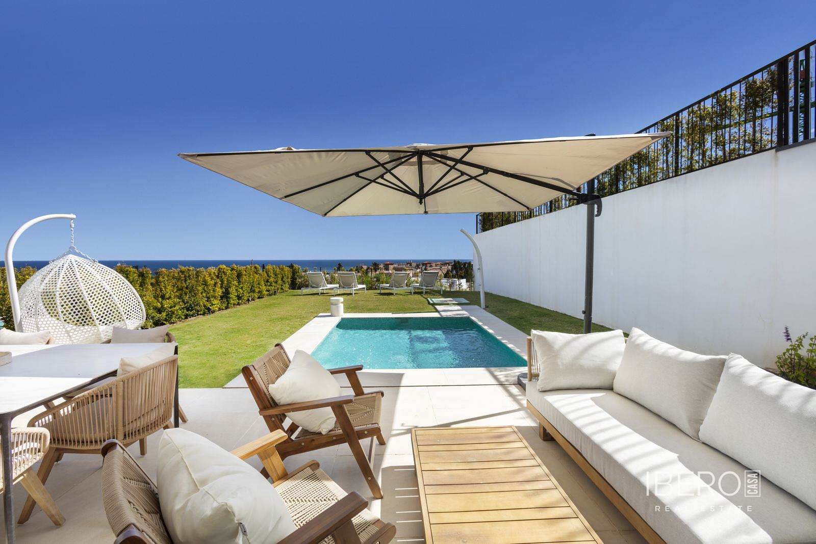 Nový dům se 4 ložnicemi a výhledem na moře, Estepona