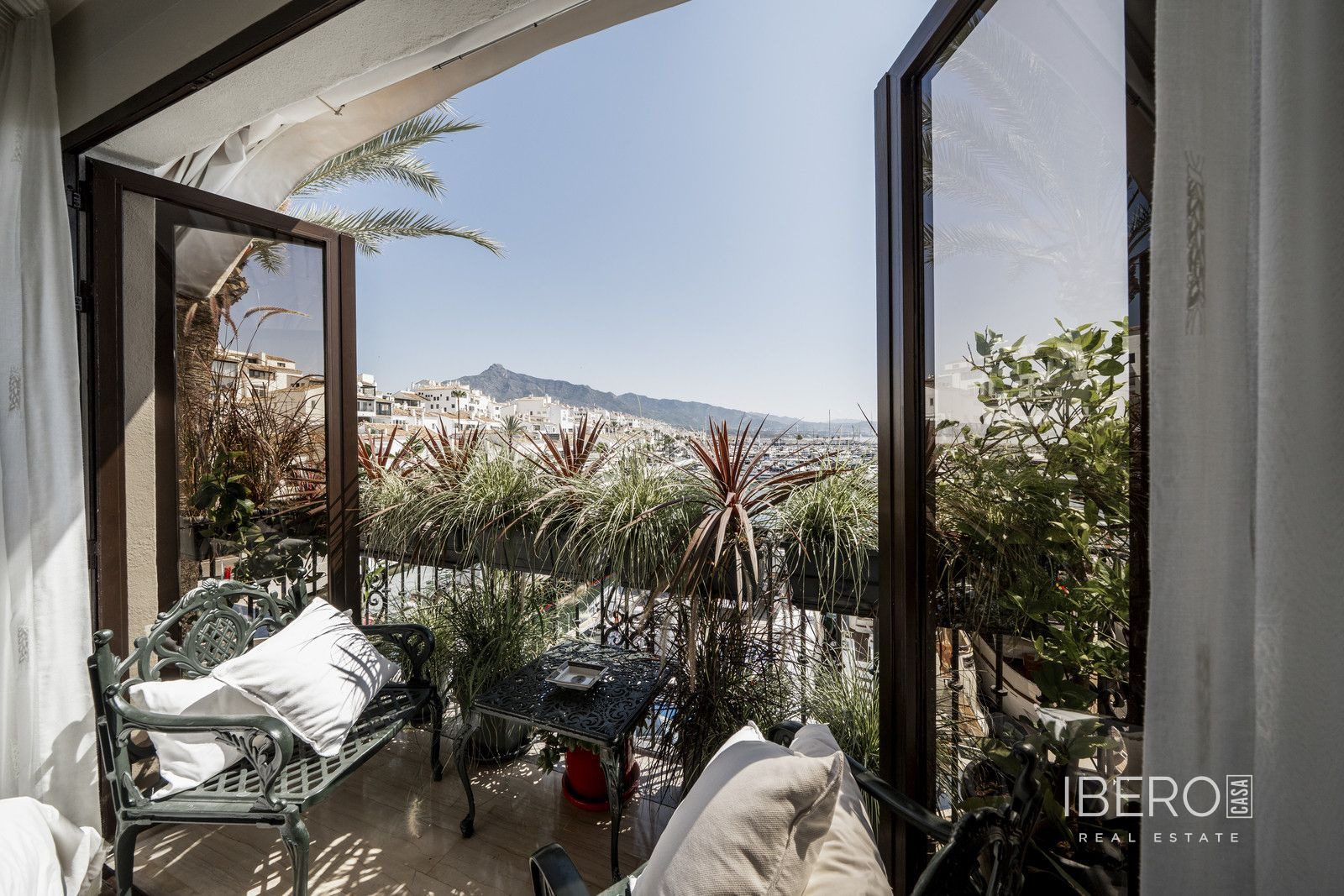 Apartmán se 3 ložnicemi a výhledem na moře, Puerto Banús