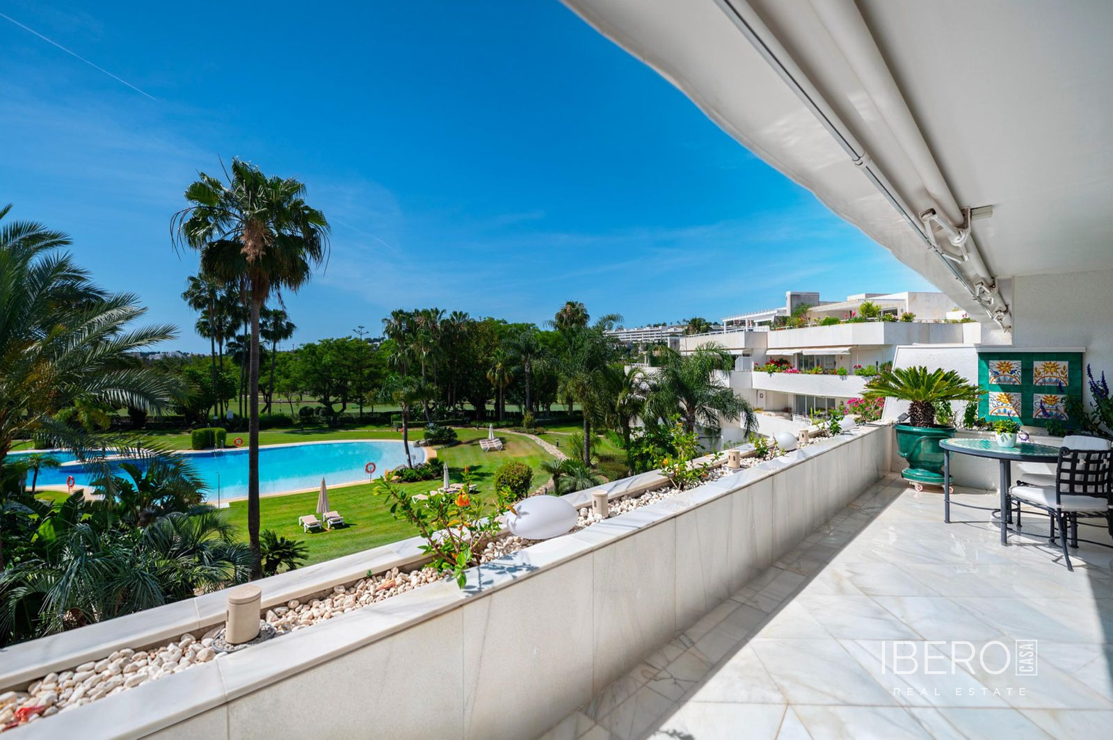 Apartmán se 4 ložnicemi a výhledem na moře, Nueva Andalucía