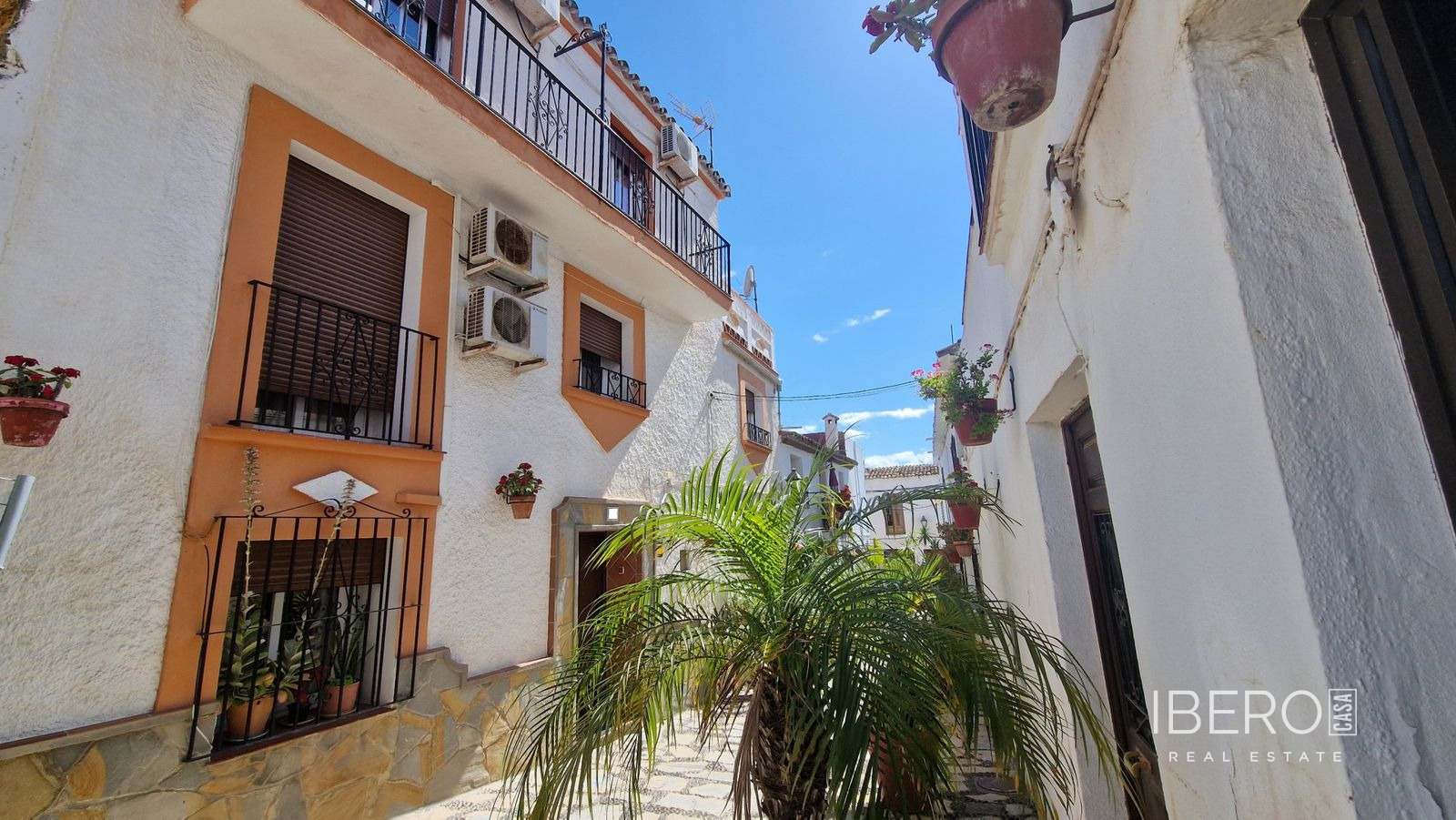 Dům se 4 ložnicemi kousek od mariny, Estepona