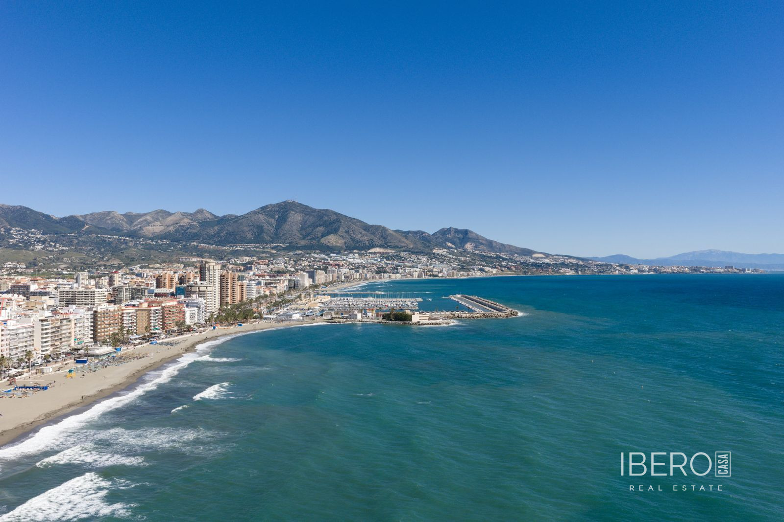 Zrekonstruovaný apartmán se 2 ložnicemi a výhledem na moře, Fuengirola