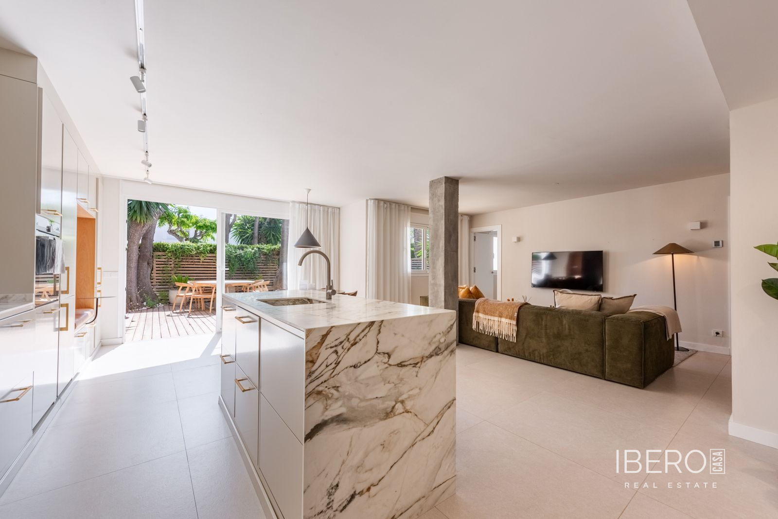 3-bedroom apartment near the marina, Nueva Andalucía