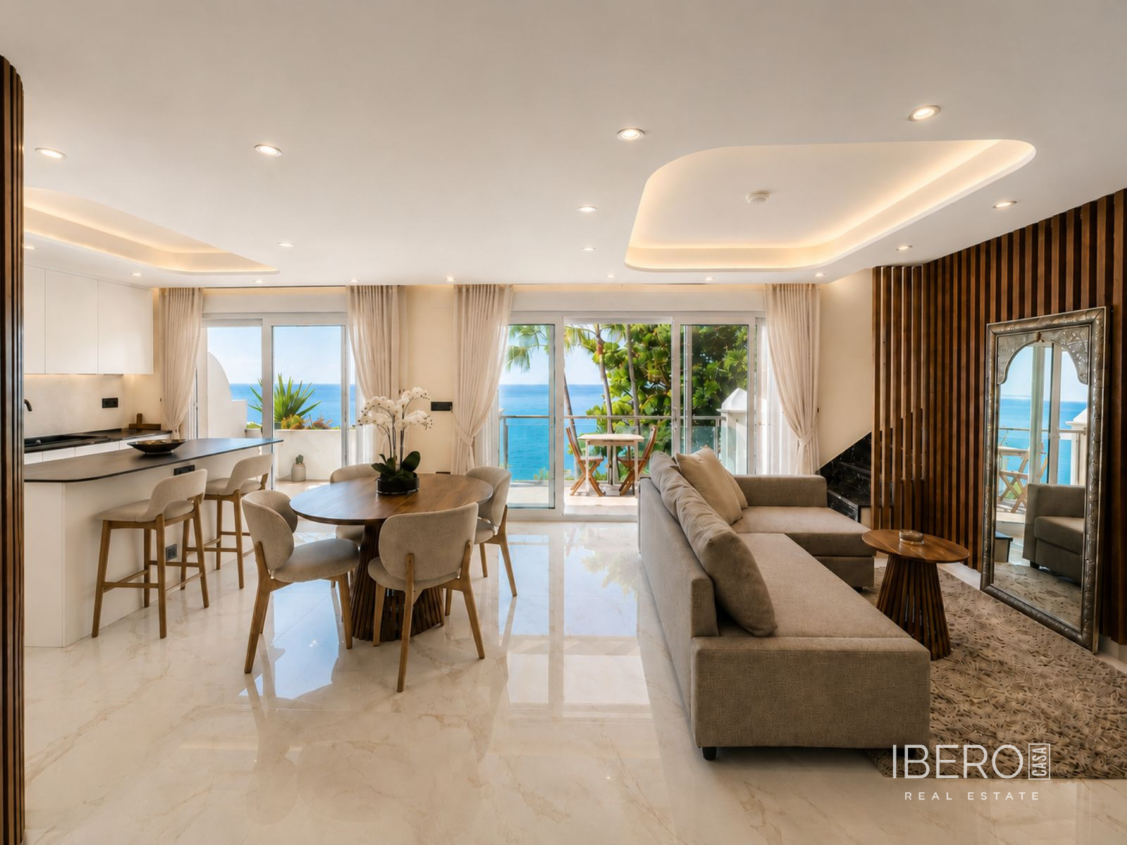 Zrekonstruovaný apartmán se 2 ložnicemi a výhledem na moře, Estepona