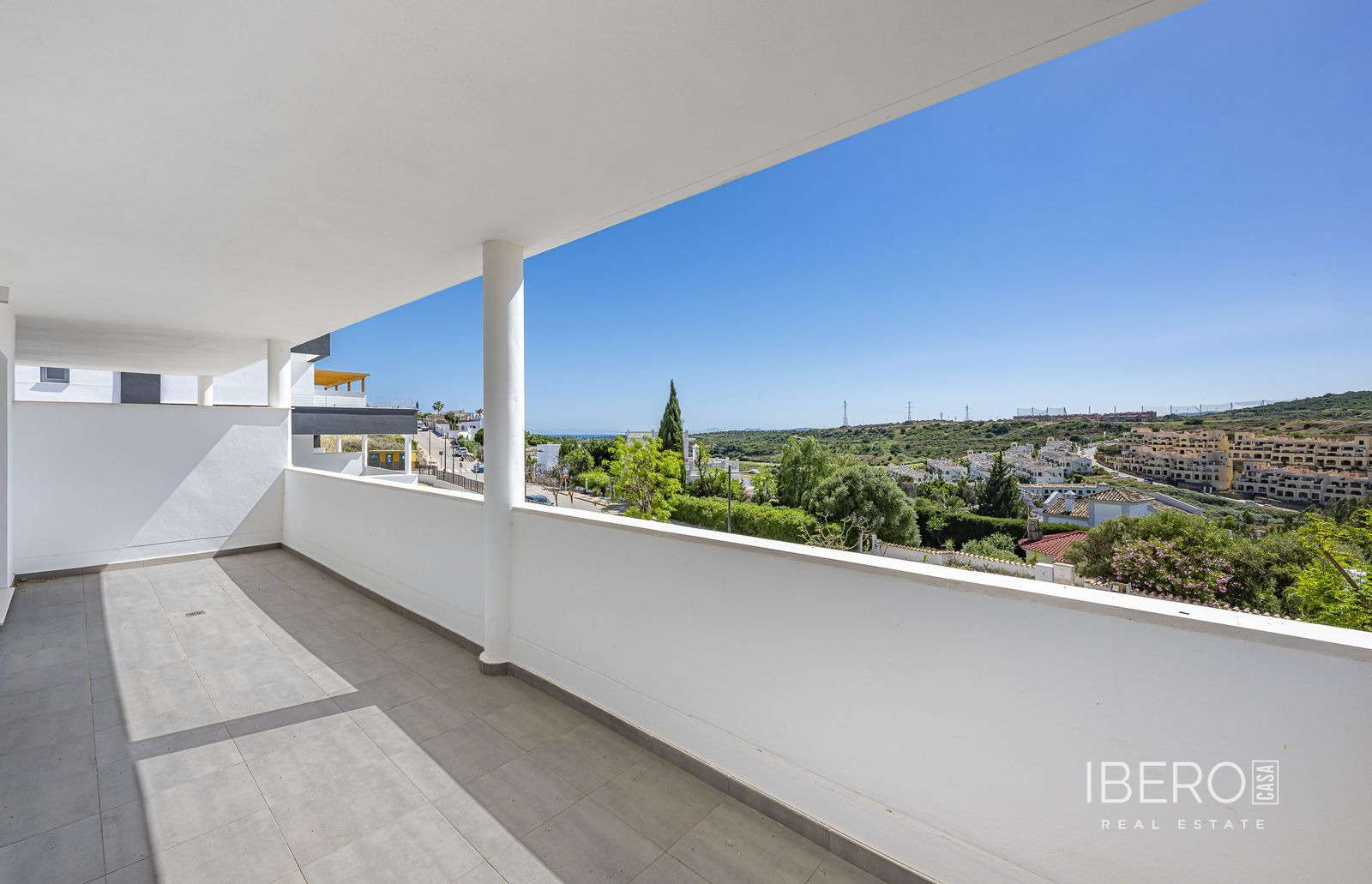 2-bedroom apartment with golf view, Estepona