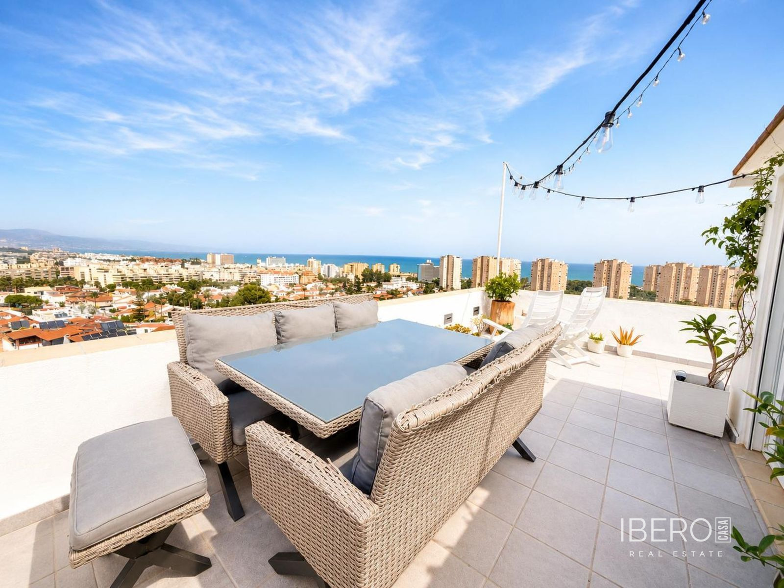 Zrekonstruovaný apartmán se 2 ložnicemi, Torremolinos