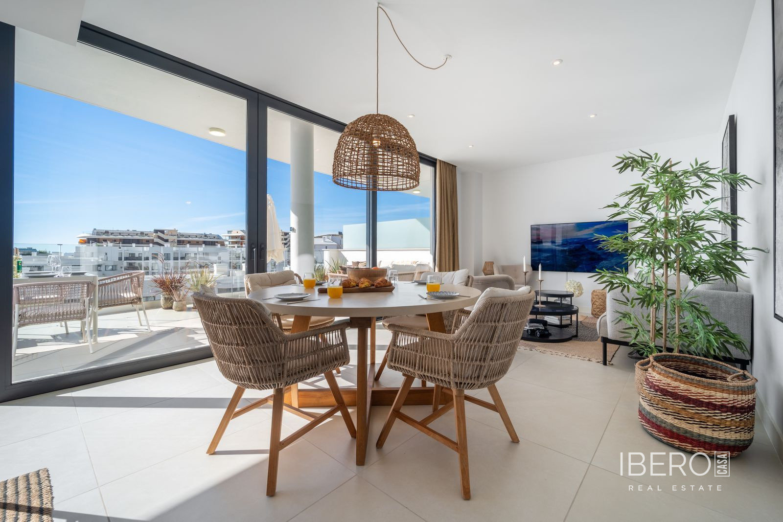 Nový apartmán se 2 ložnicemi a výhledem na moře, Fuengirola