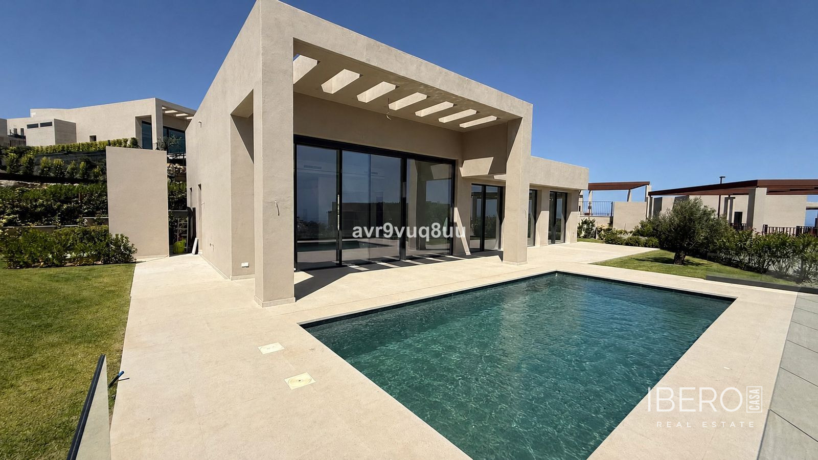 Casa de obra nueva de 3 dormitorios con vistas al mar, Benahavís