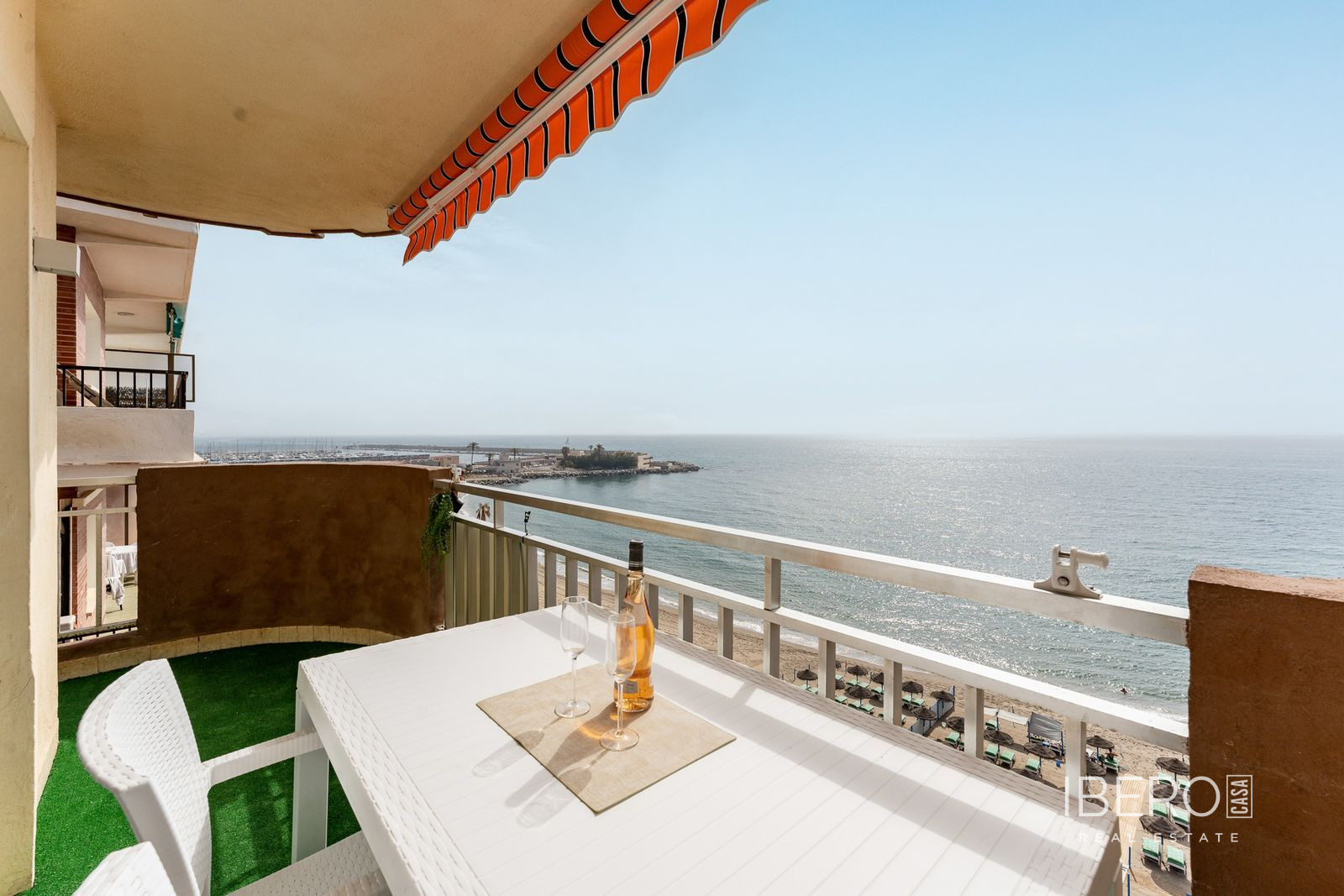 Zrekonstruovaný apartmán se 2 ložnicemi a výhledem na moře, Fuengirola