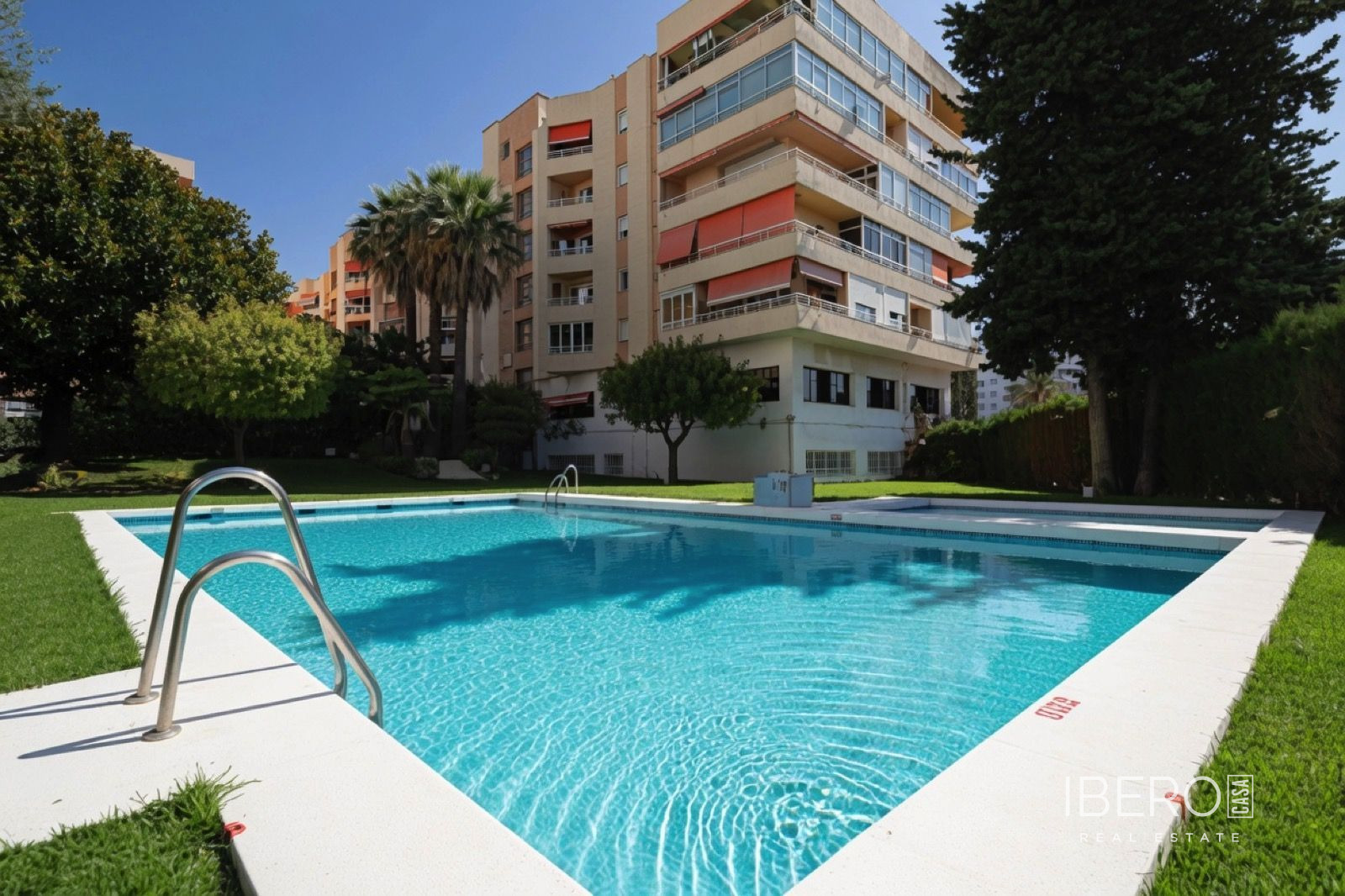 Apartmán se 4 ložnicemi kousek od mariny, Marbella