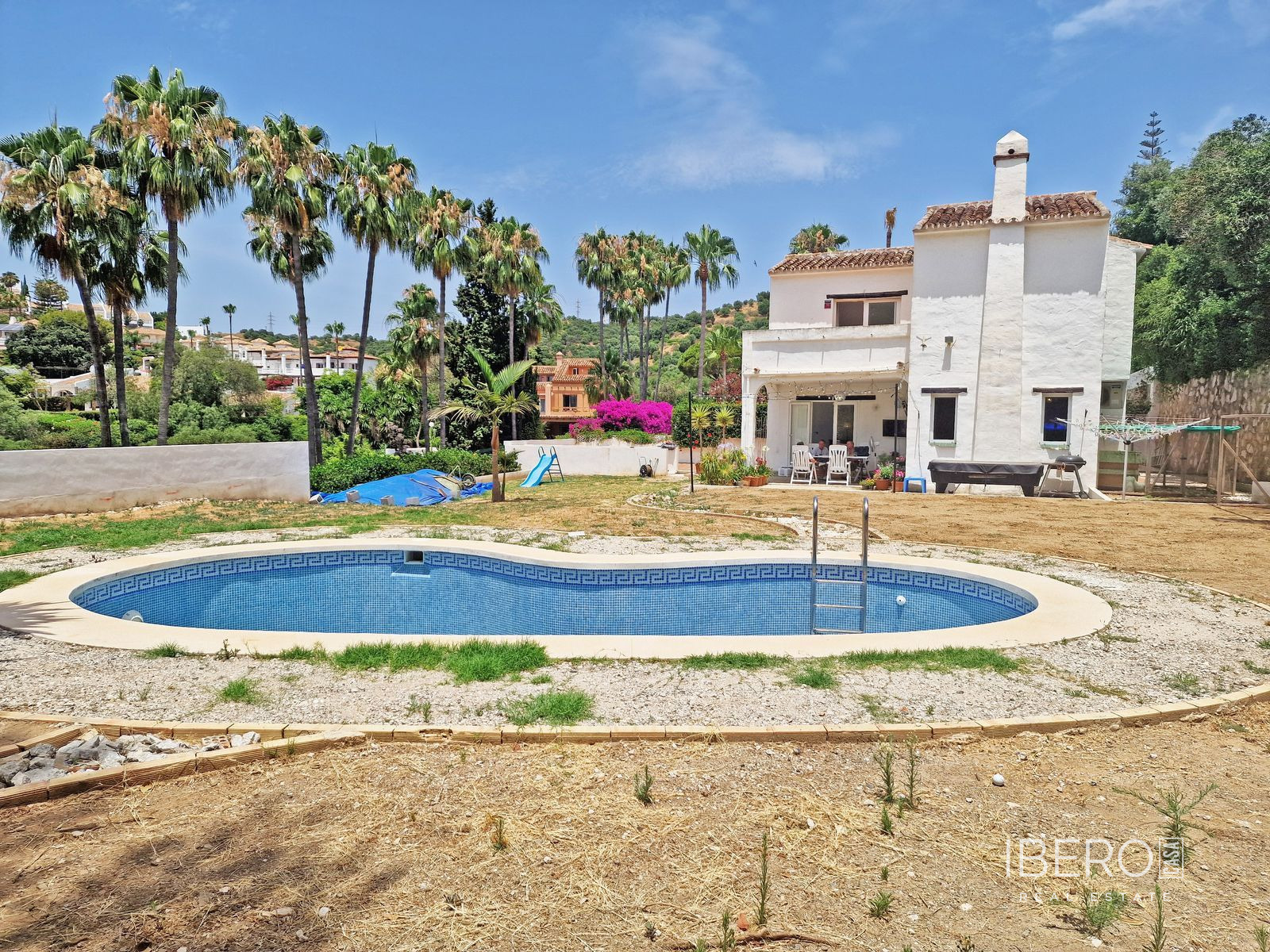 Casa a reformar de 2 dormitorios cerca del mar, Calahonda