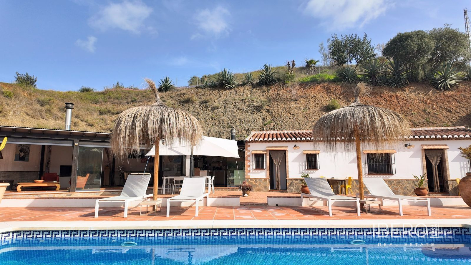 Casa reformada de 6 dormitorios con vistas panorámicas, Alora