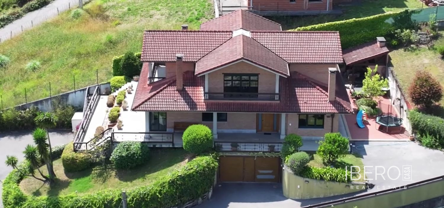 Dům se 6 ložnicemi, Oviedo