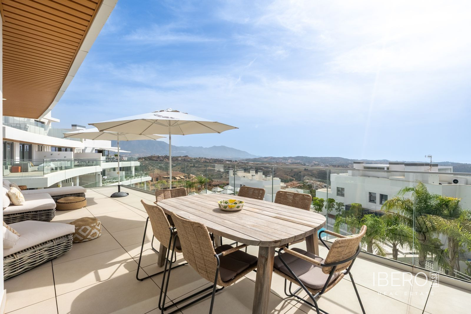 Apartamento de 3 dormitorios con vistas al mar, La Cala de Mijas