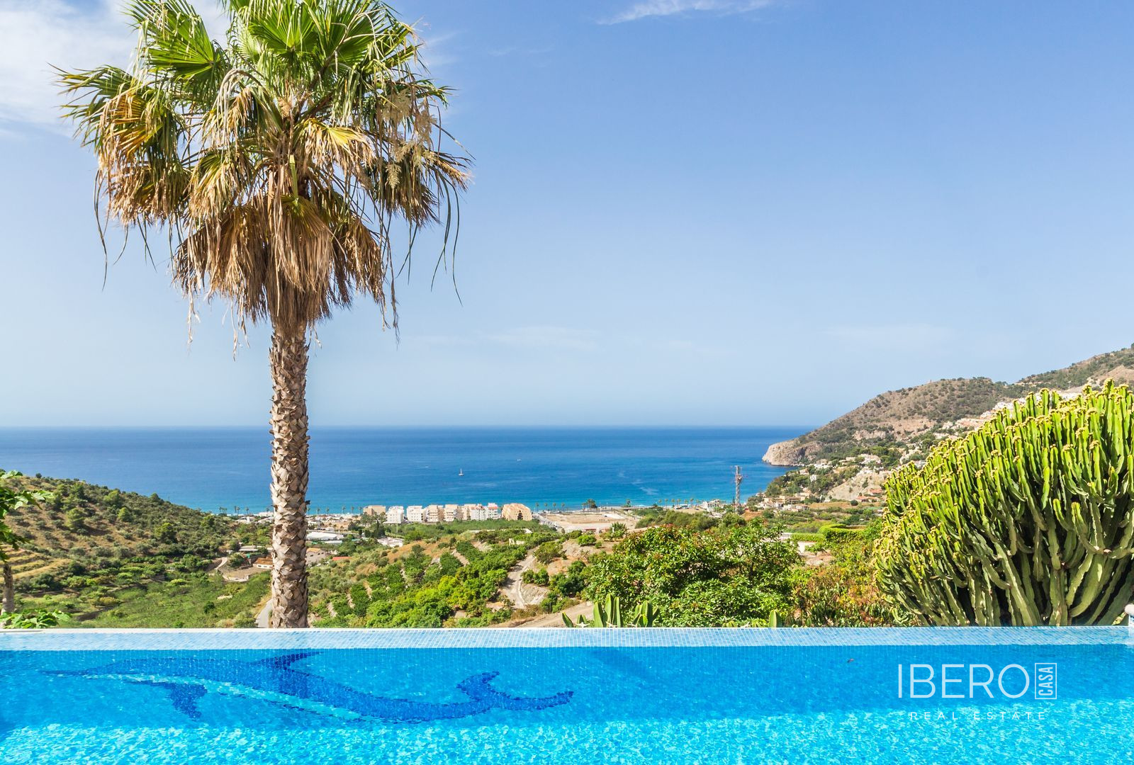 Casa de 4 dormitorios con vistas al mar, La Herradura