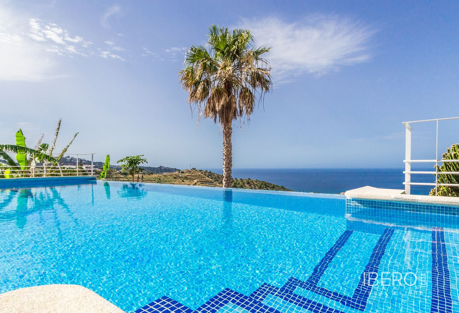 Casa de 4 dormitorios con vistas al mar, La Herradura
