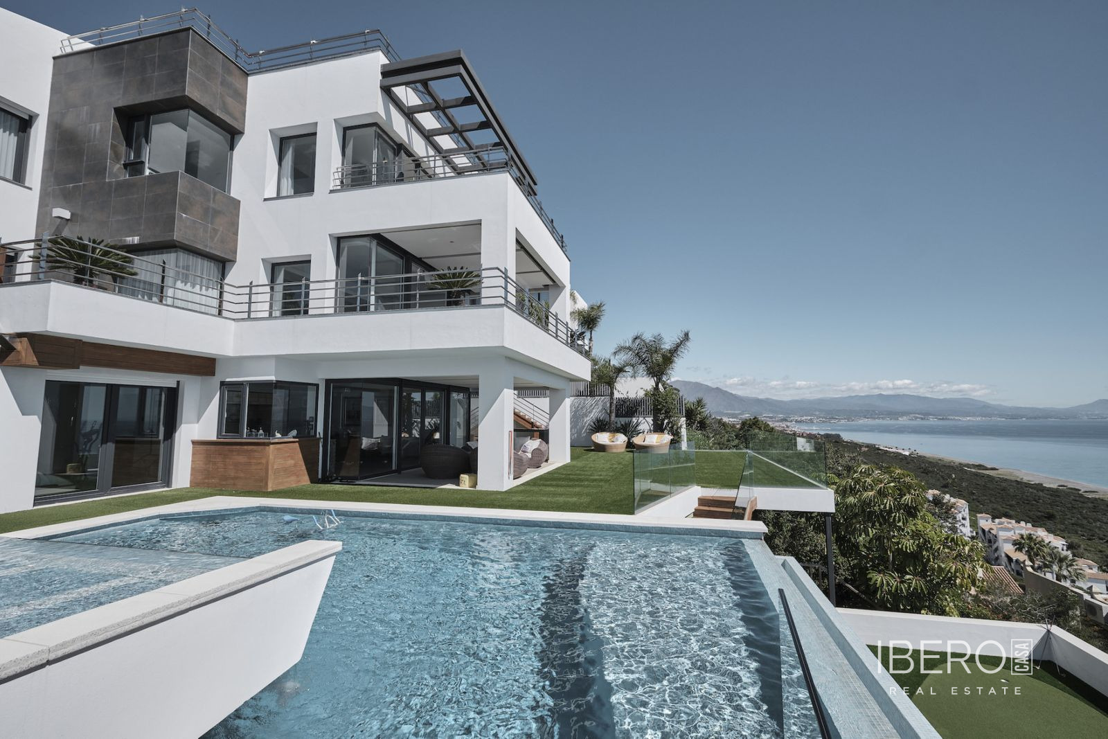 Casa de 5 dormitorios con vistas al mar, Manilva