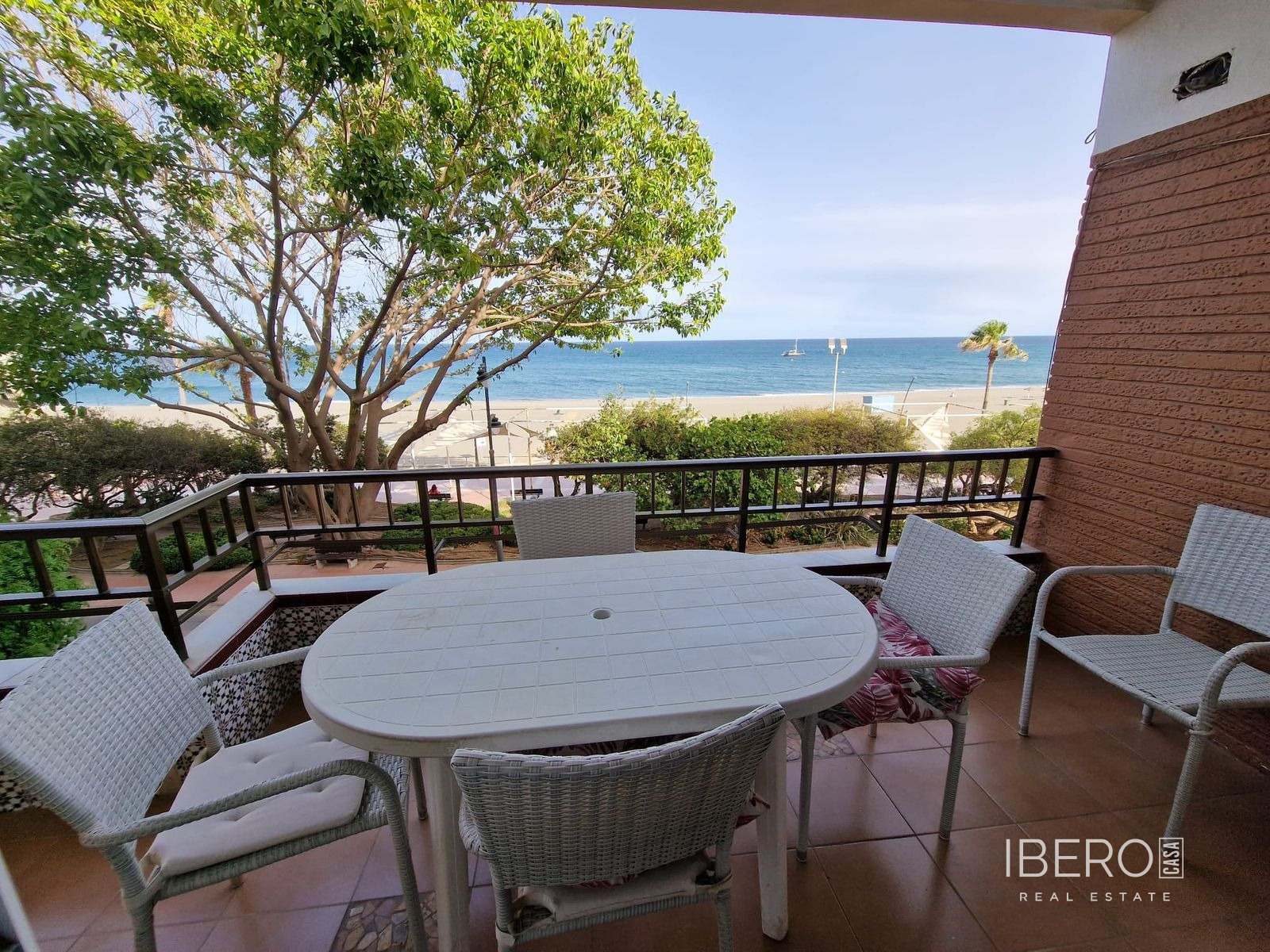 Apartamento de 2 dormitorios con vistas al mar, Estepona