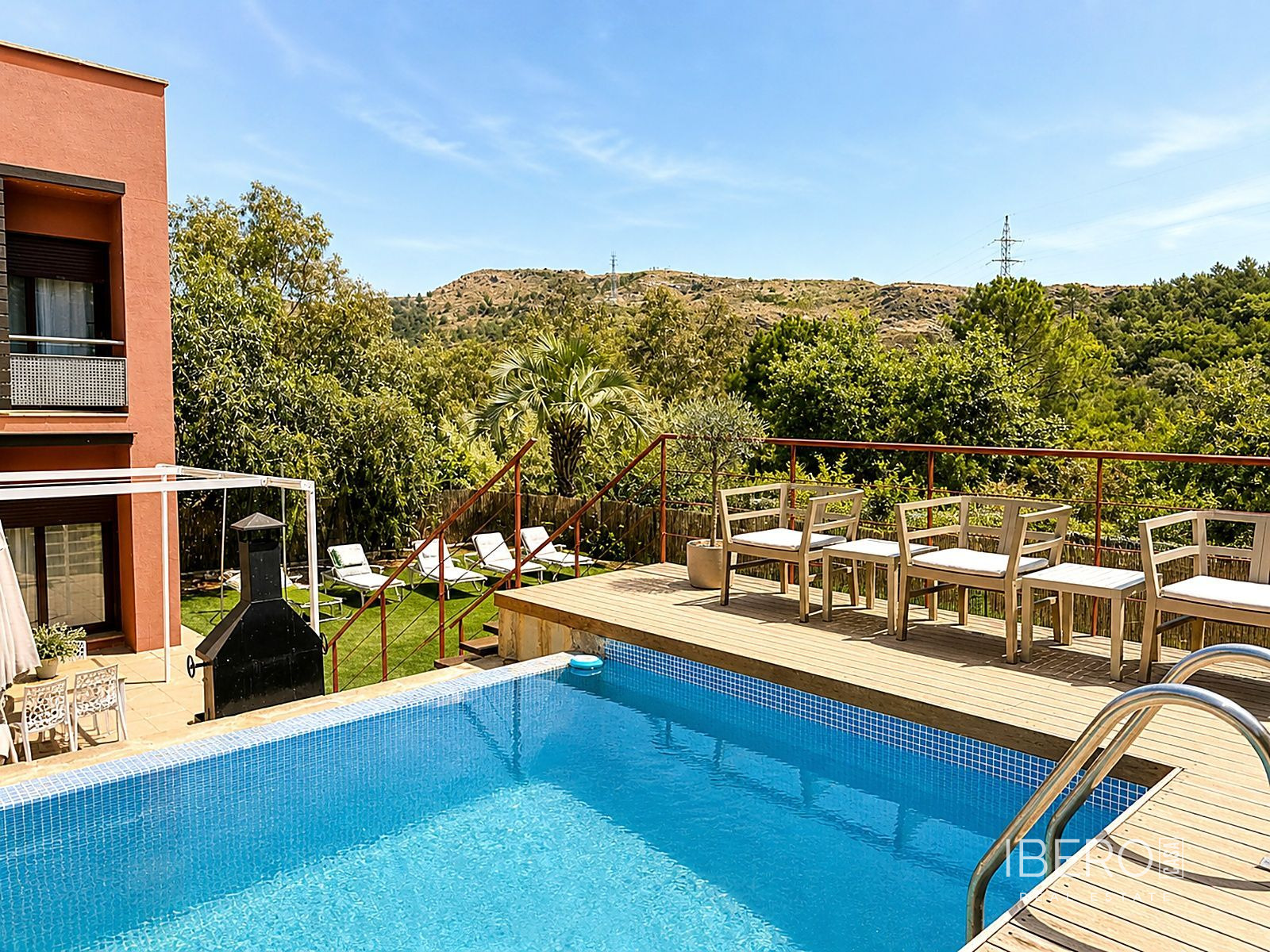 5-bedroom house with mountain views, Selwo