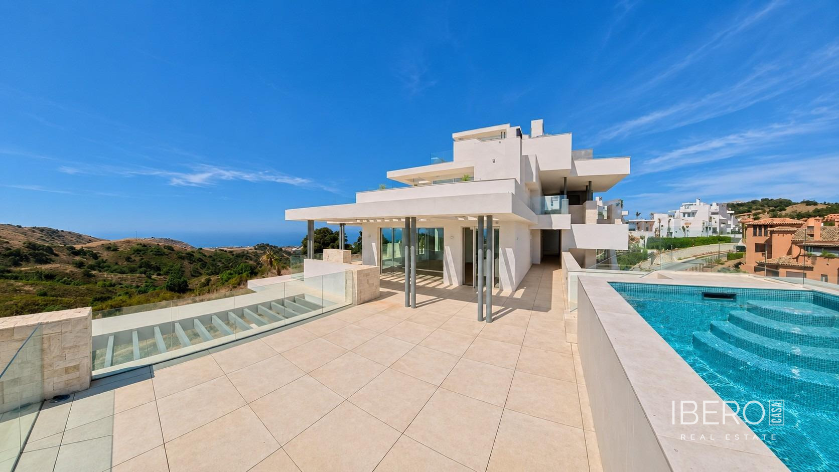 Apartamento de obra nueva de 260 m² con vistas al mar, Ojen