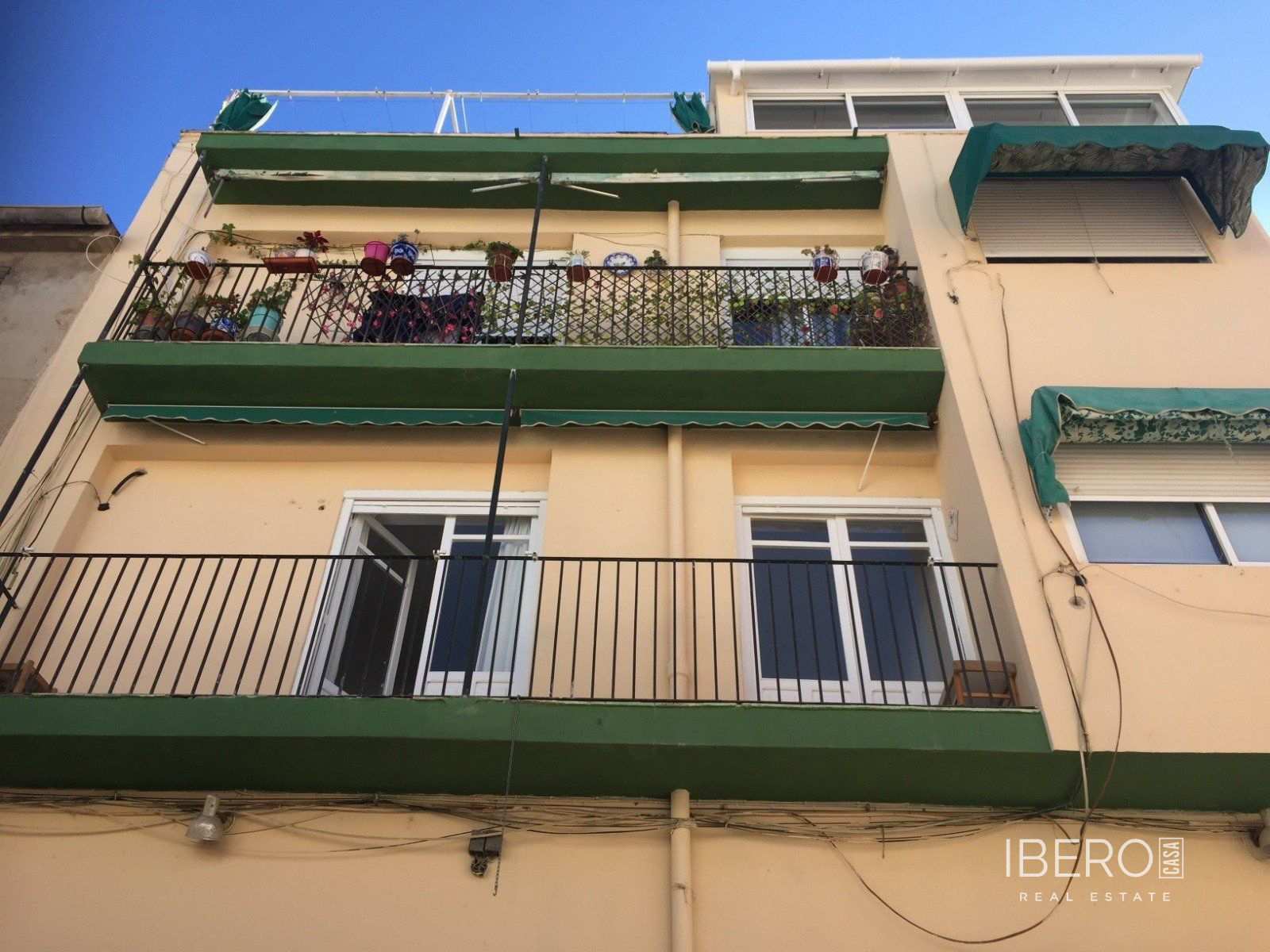 Zrekonstruovaný apartmán se 4 ložnicemi, Alicante City