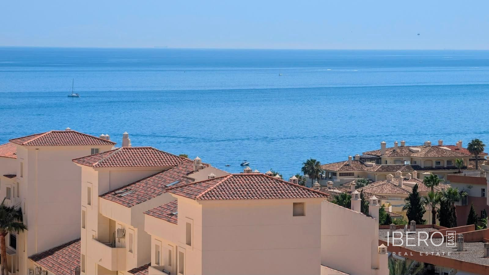 2-bedroom apartment with sea view, Torrequebrada