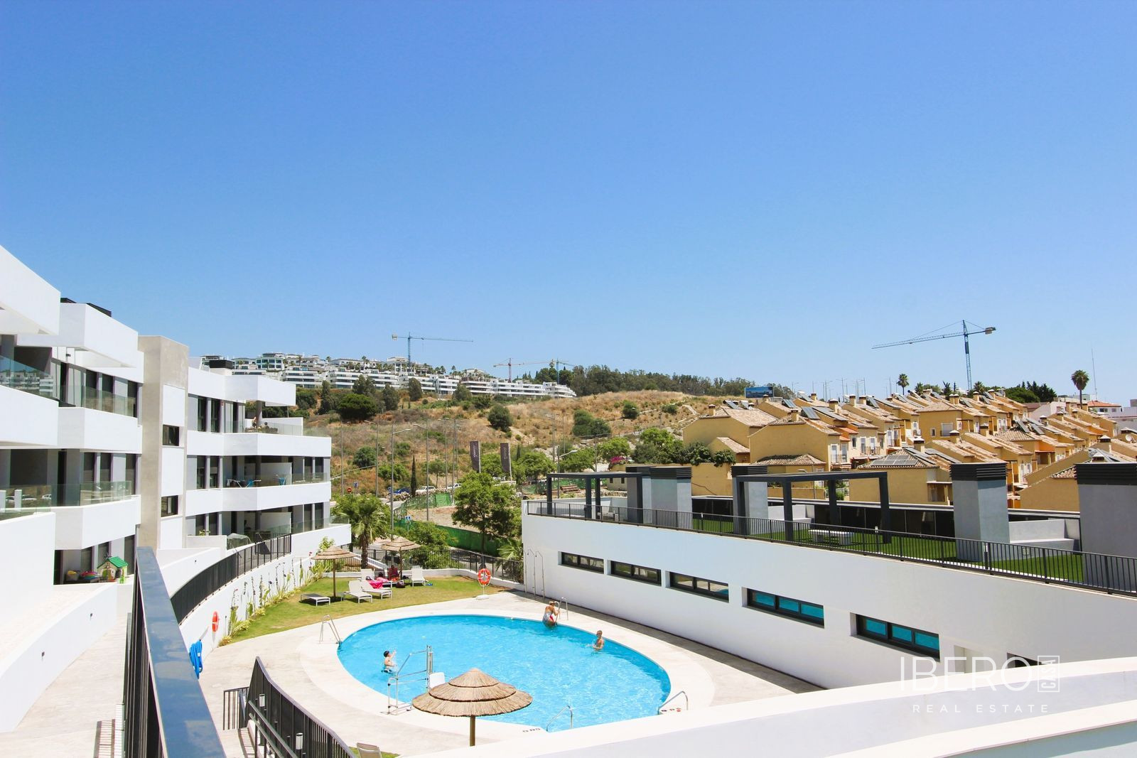 Nový apartmán se 2 ložnicemi kousek od moře, Estepona
