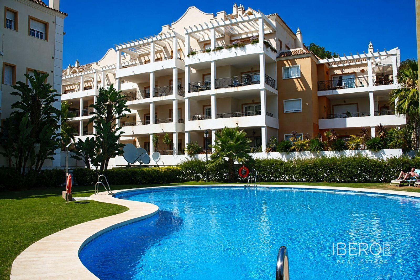 3-bedroom apartment near golf, Nueva Andalucía