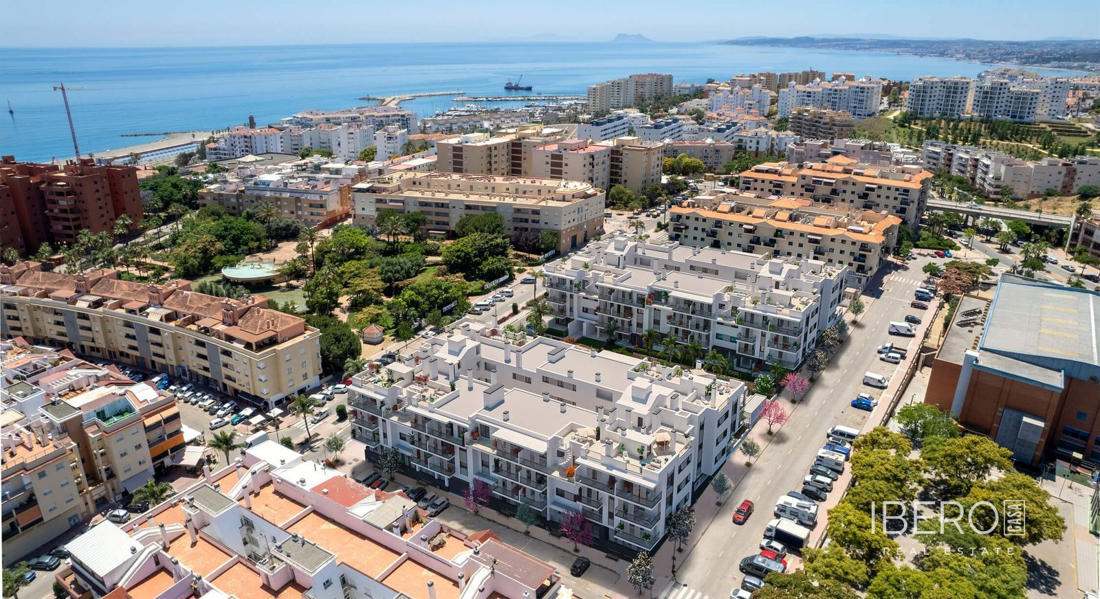 Nový apartmán se 3 ložnicemi kousek od mariny, Estepona