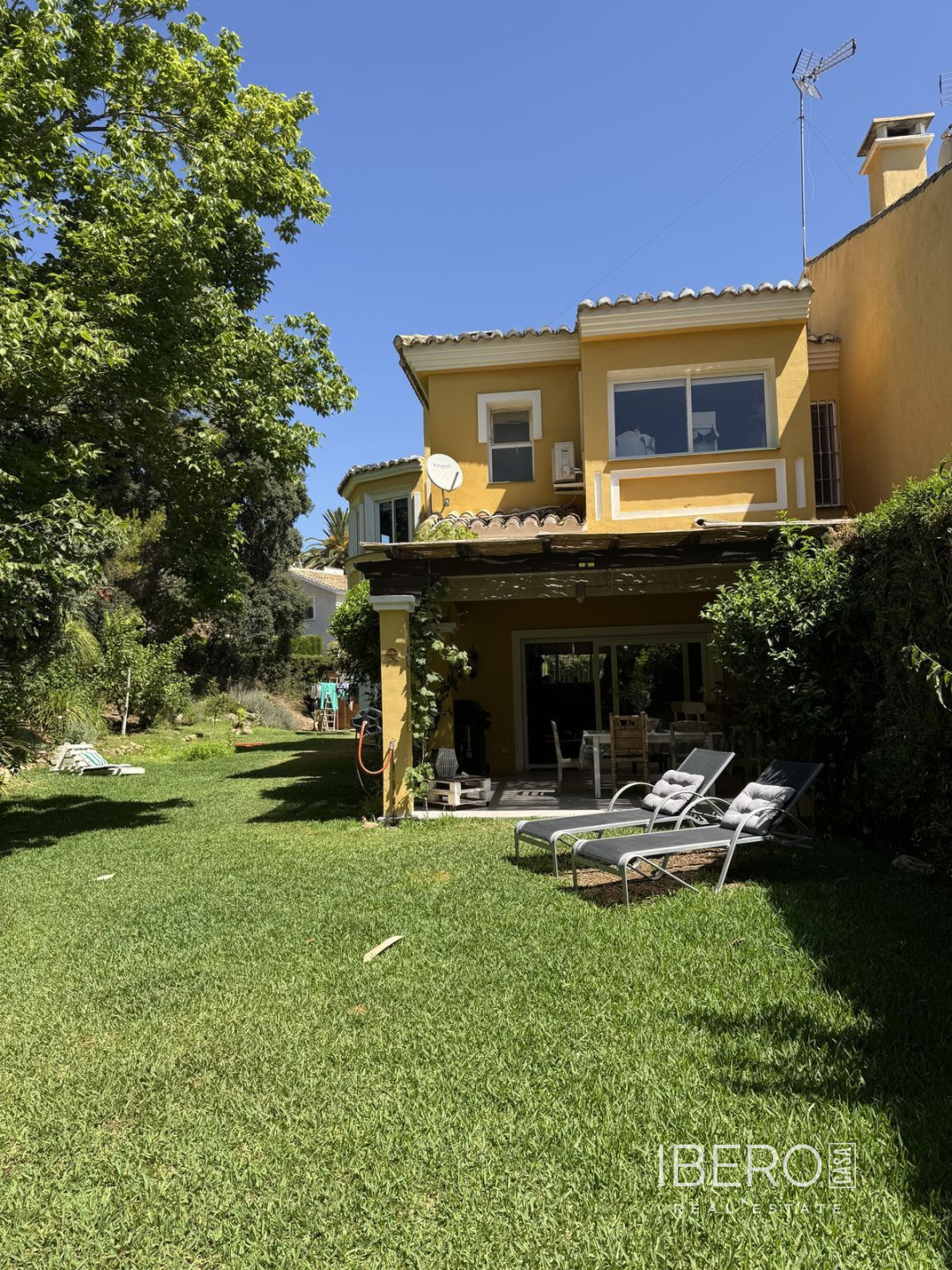3-bedroom house with fireplace, Calahonda