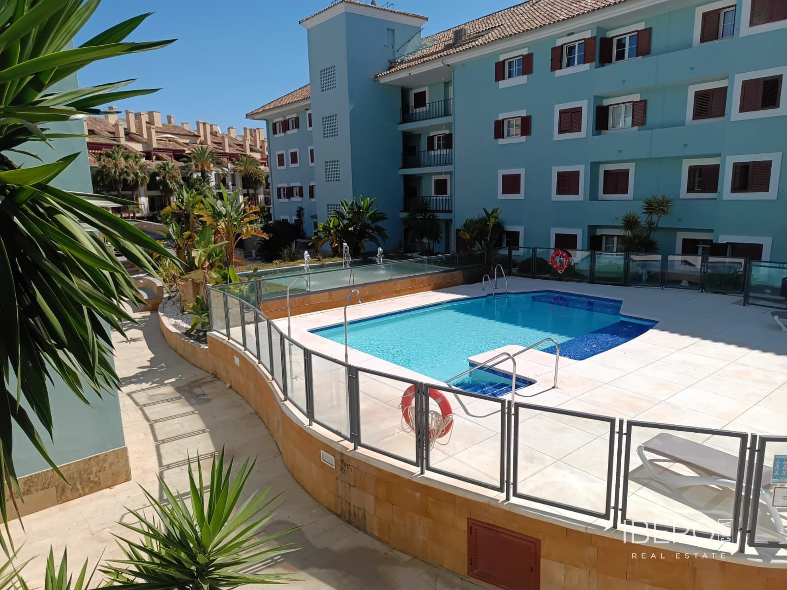 Apartamento de 3 dormitorios con vistas al mar, Sotogrande