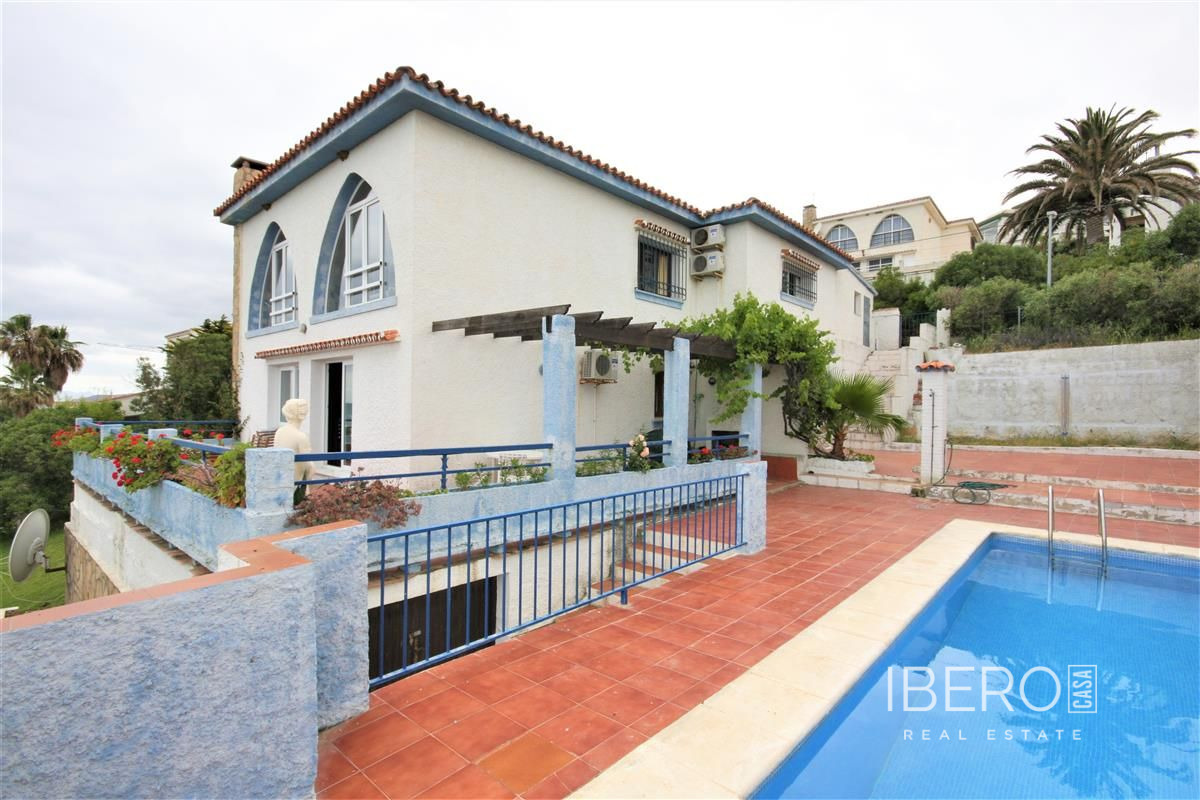Dům se 4 ložnicemi a výhledem na moře, Estepona