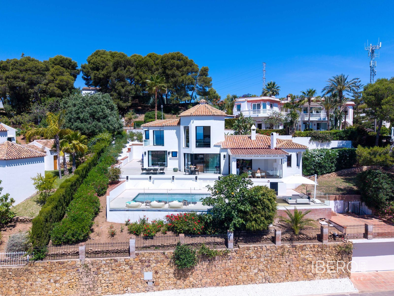 Casa reformada de 6 dormitorios con vistas al mar, Hacienda Las Chapas