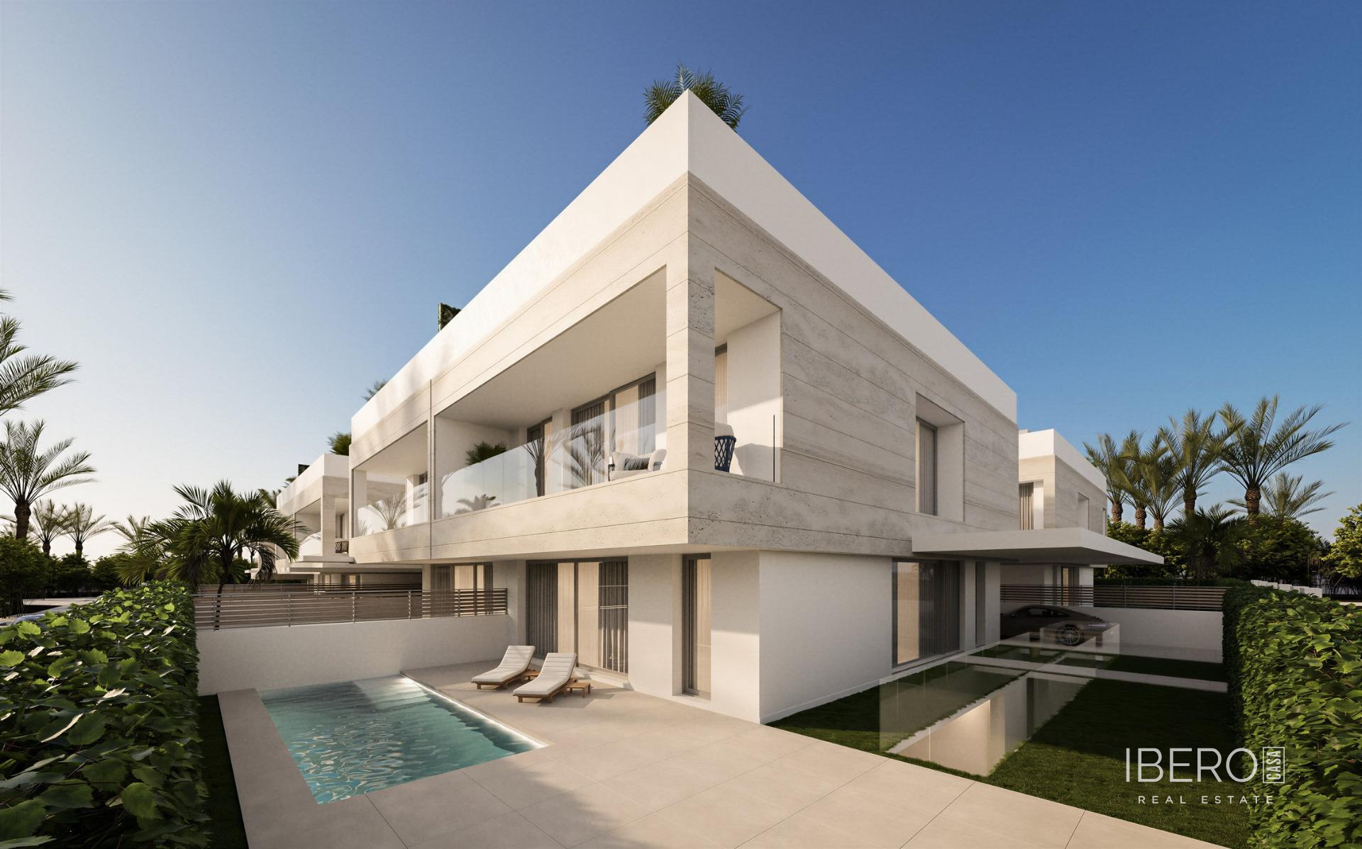 Rozestavěný dům s 5 ložnicemi kousek od moře, Marbella