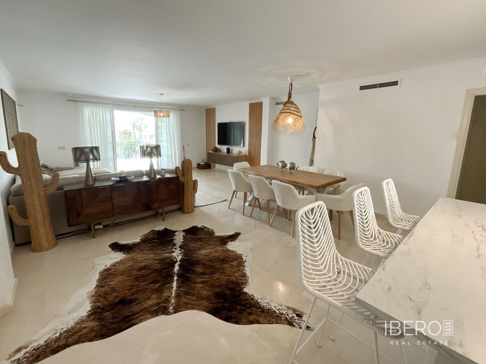 Zrekonstruovaný apartmán se 3 ložnicemi, Sotogrande