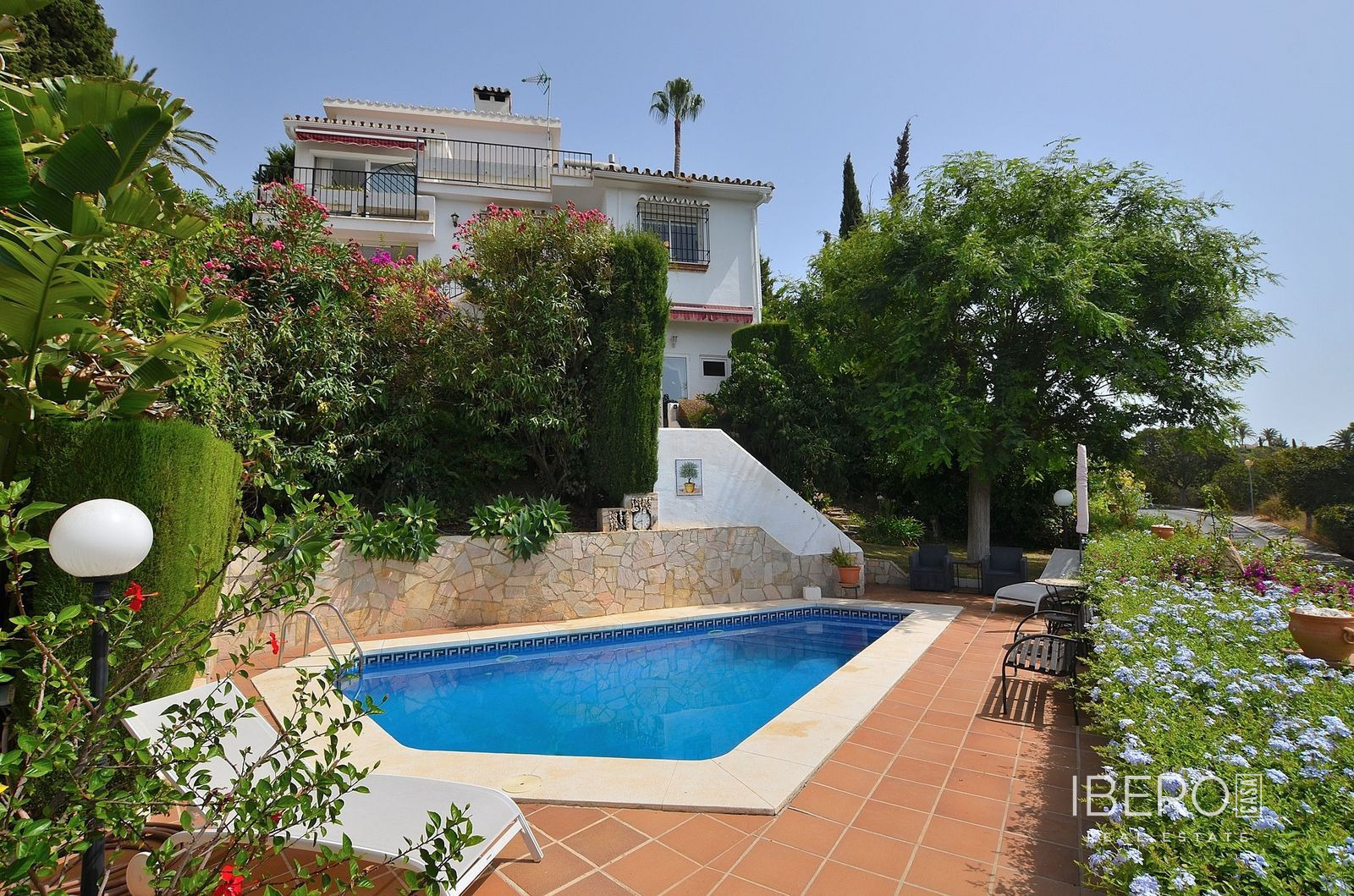 Renovation project 3-bedroom house with sea view, Benalmadena Costa