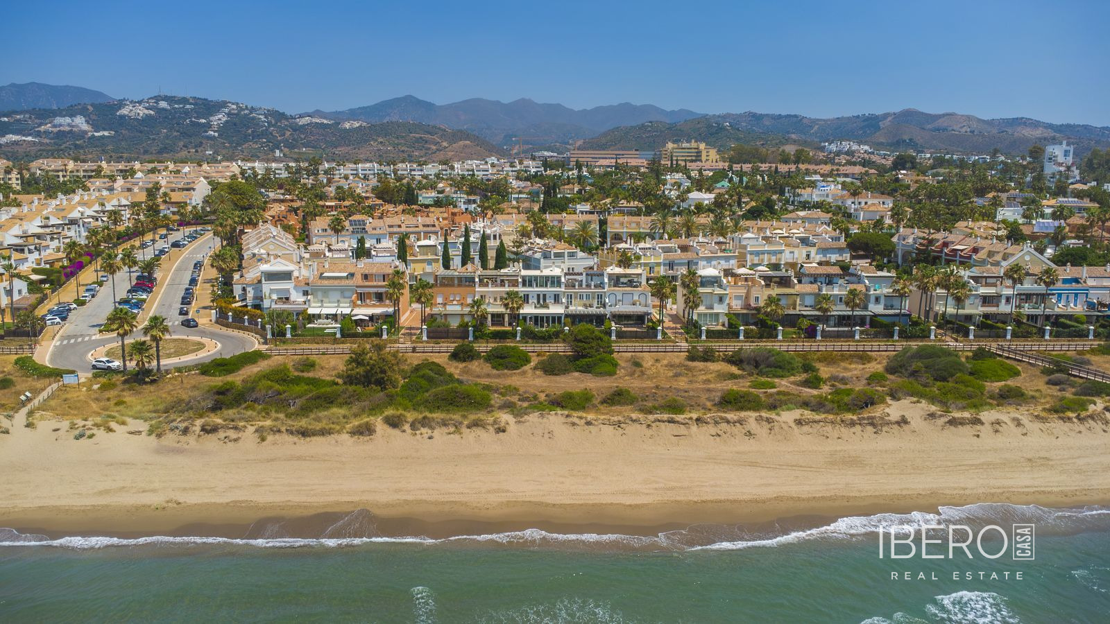 Casa reformada de 3 dormitorios con vistas al mar, Bahía de Marbella
